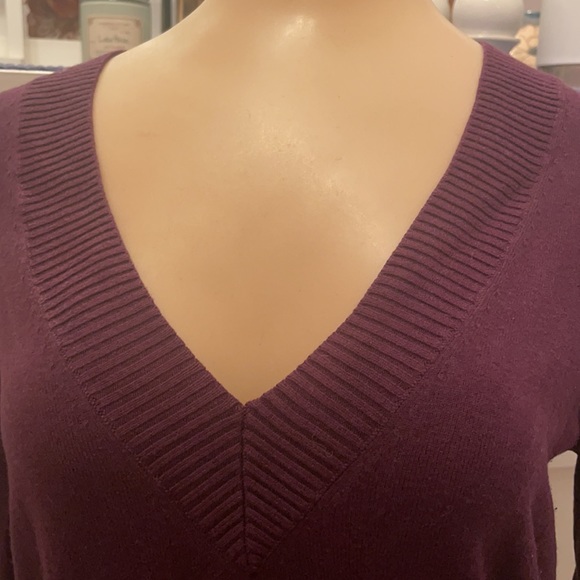 V Sweater - Picture 3 of 4